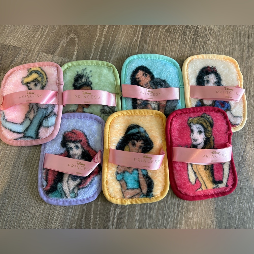 The Original Makeup Eraser Ultimate Disney Princess Set of 7 - Picture 3 of 3